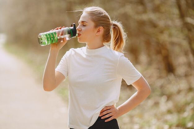 For a flat stomach, you should follow the drinking regime by consuming enough water