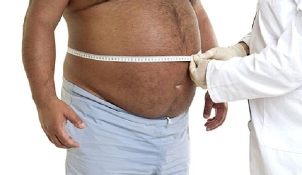 The doctor prescribes the way to lose weight for an obese man