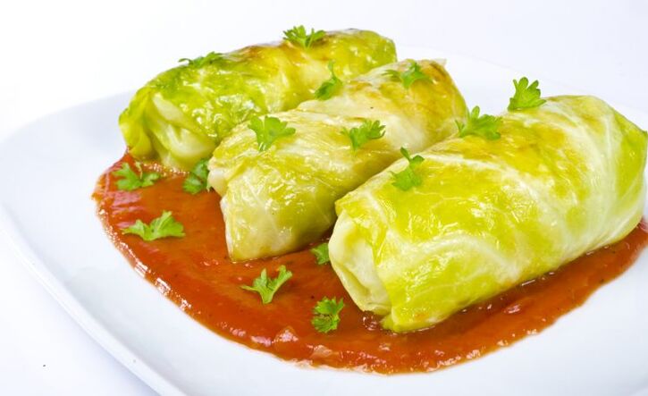A hearty meal with gout will be pike perch rolls with cottage cheese in Chinese cabbage